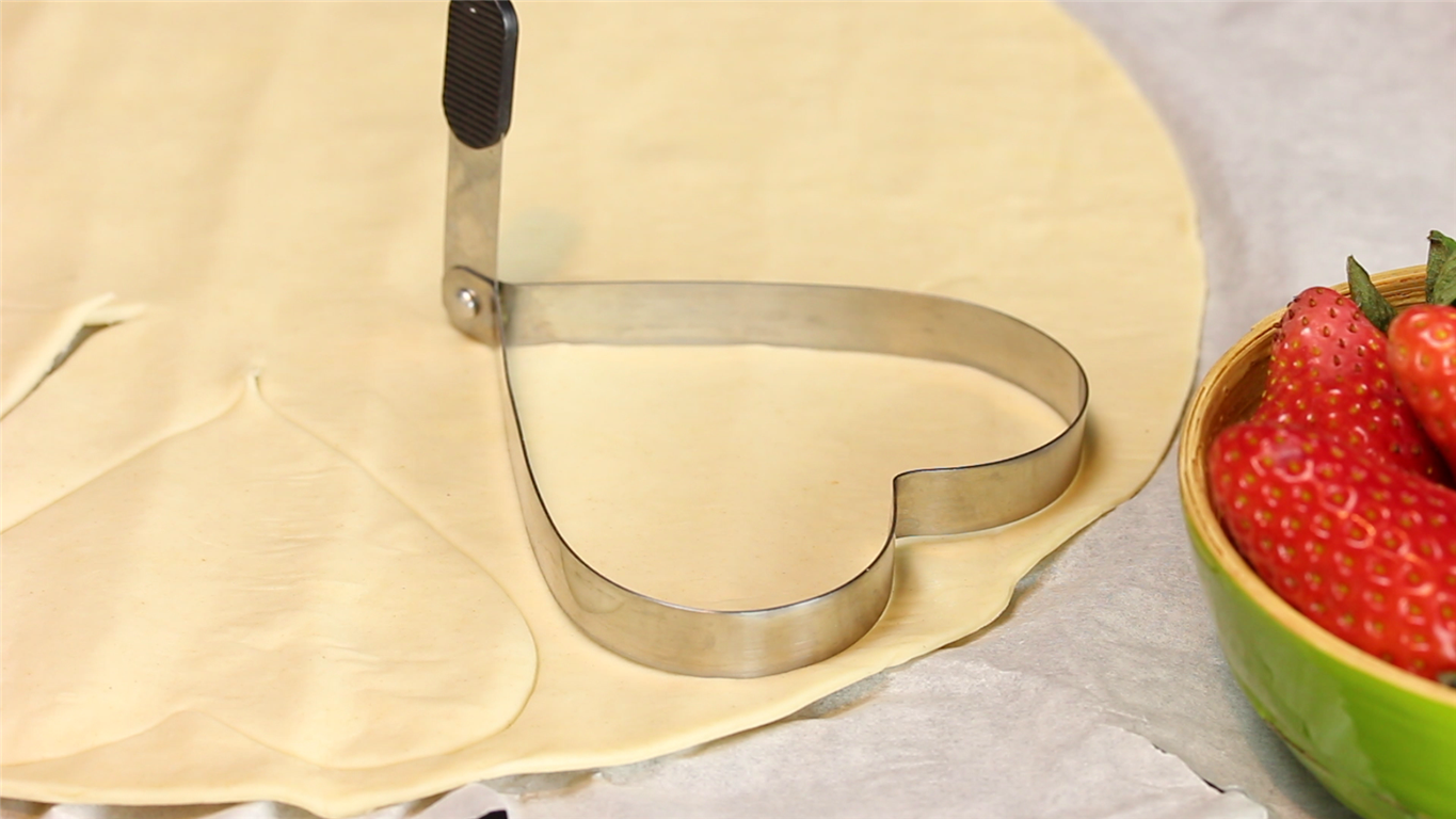 Vanille Bleue cream cheese — puff pastry filling