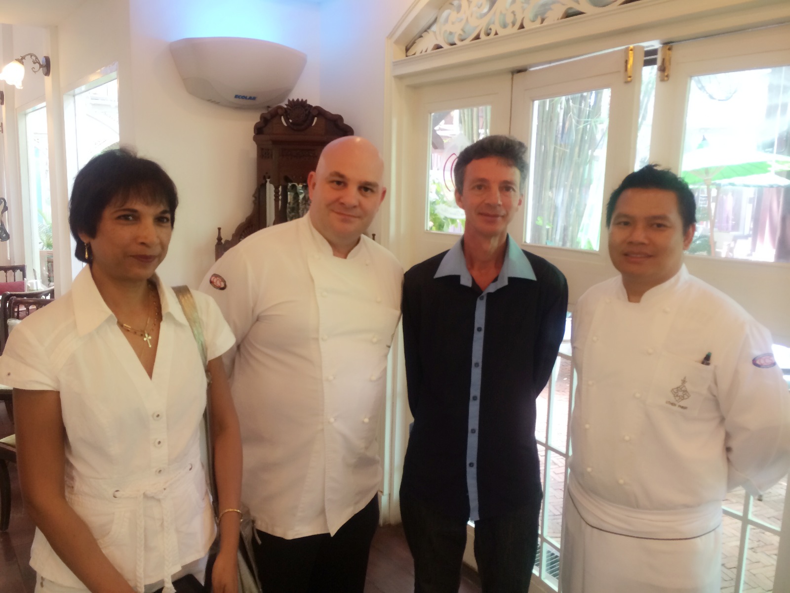 Aimé et Nicole Leichnig avec le chef Fabrice Leblus