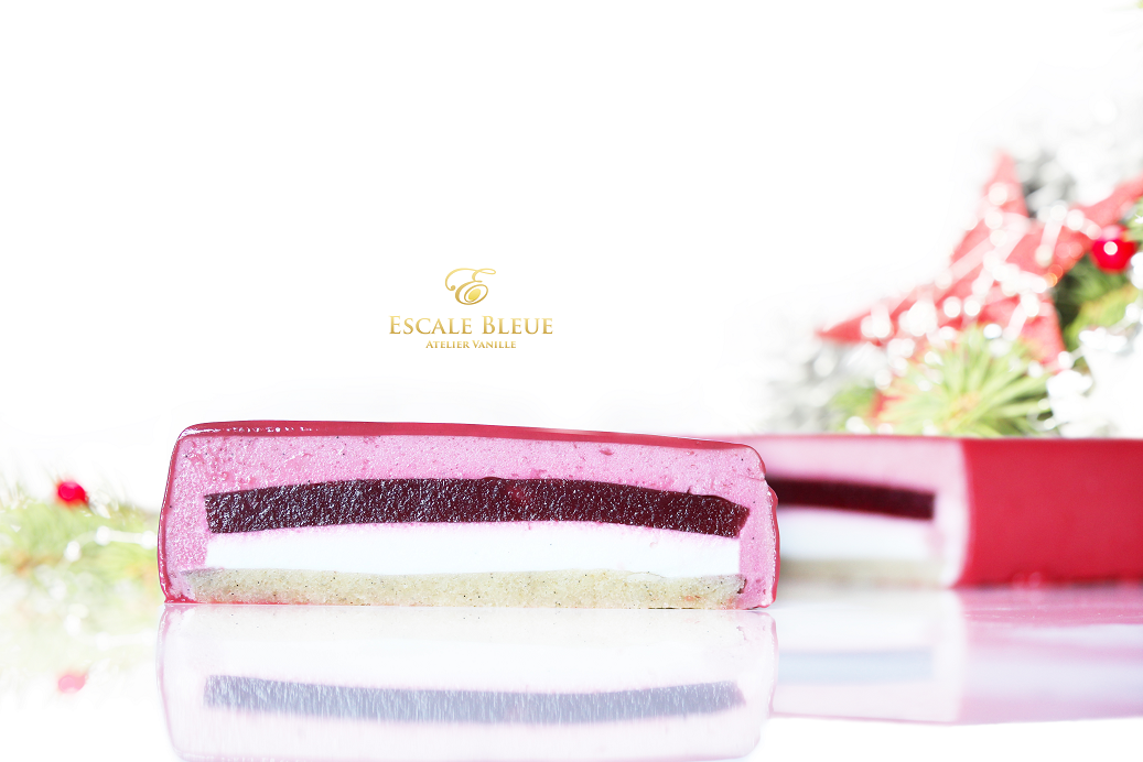Bûche Berry Christmas Vanille Bleue — découpe