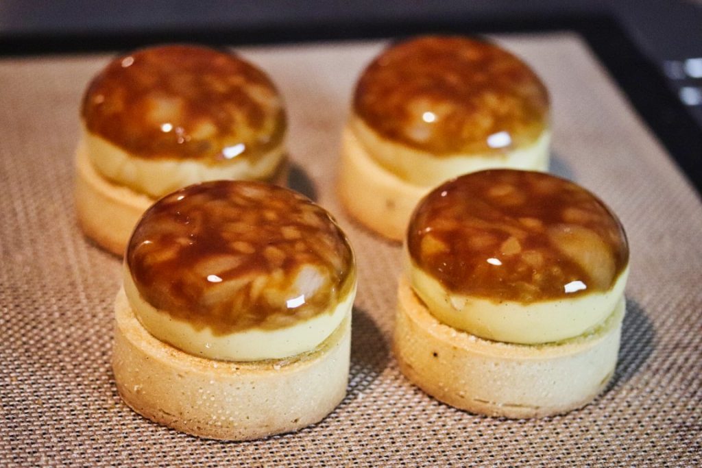 Tartelette longani caramélisé et Vanille Bleue — présentation